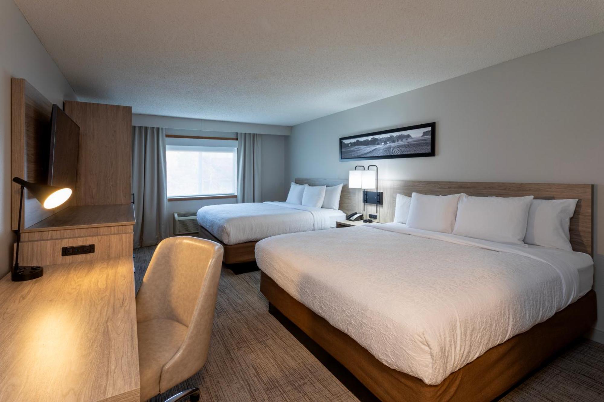 Grandstay Hotel & Suites Cambridge Exterior foto
