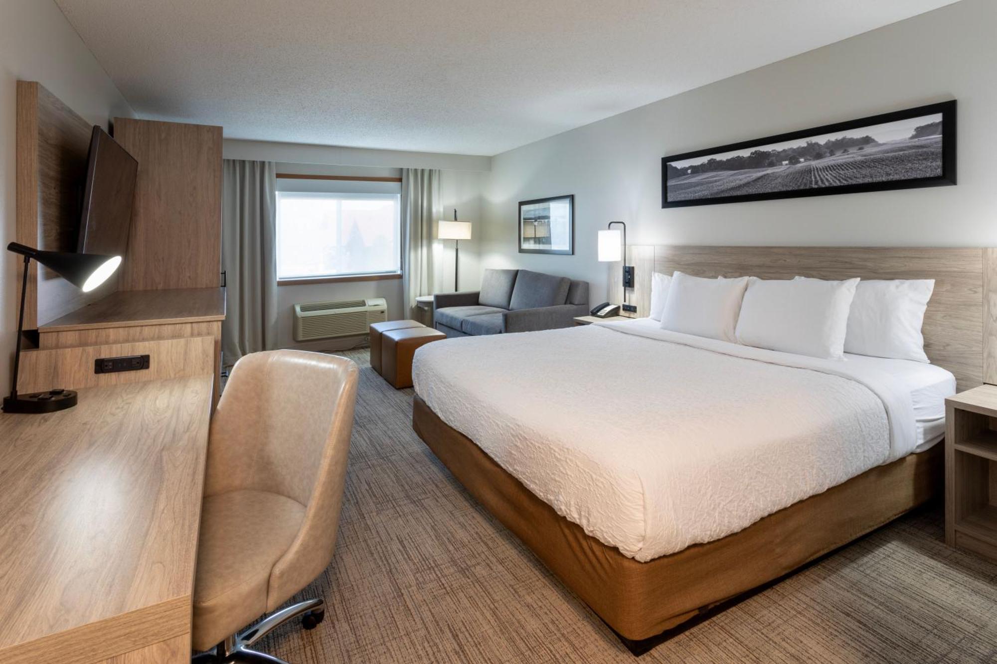 Grandstay Hotel & Suites Cambridge Exterior foto